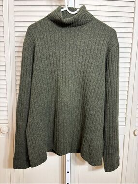 Vintage Retro J. Crew Men's 100% Wool Olive Rib-Knit Turtleneck Sweater XL